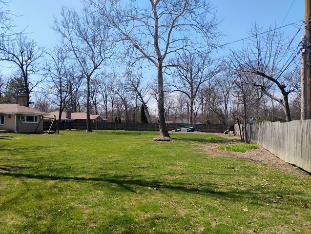 17w120 Woodland Avenue, Bensenville, IL 60106