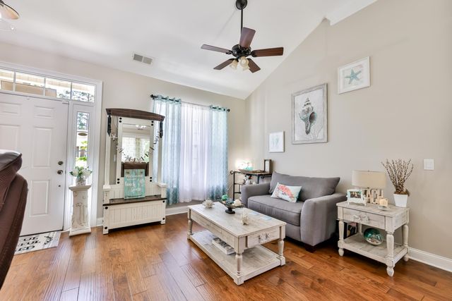 4840 Seabreeze Ln., Myrtle Beach, SC 29579