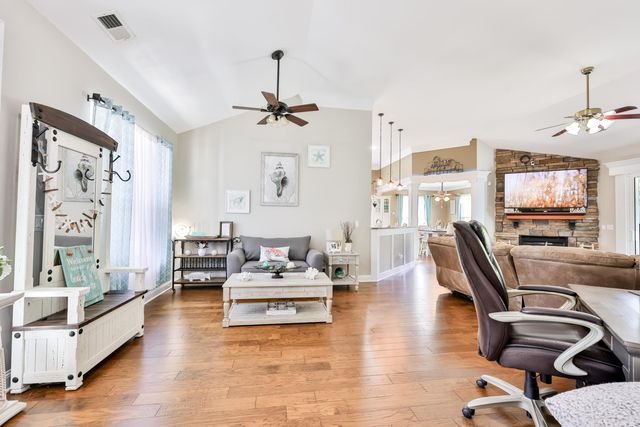 4840 Seabreeze Ln., Myrtle Beach, SC 29579