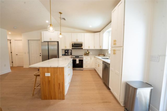 7979 48TH AVENUE N, St Petersburg, FL 33709