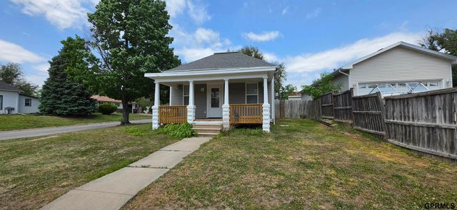 902 Hartley Street, Lincoln, NE 68521