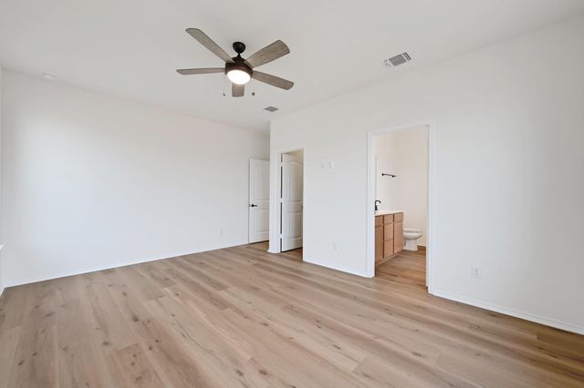 1533 Carriageway DR, Georgetown, TX 78626