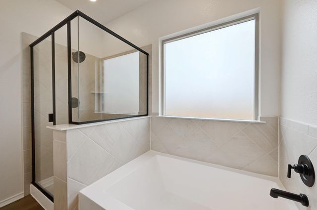 1533 Carriageway DR, Georgetown, TX 78626