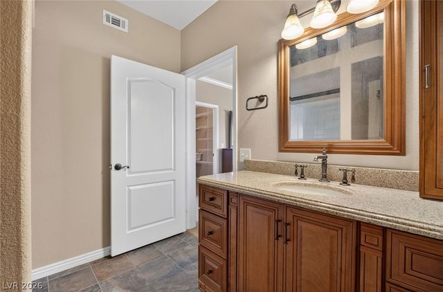6901 Cobre Azul Avenue 202, Las Vegas, NV 89108