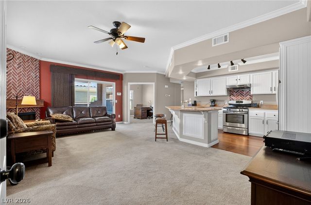 6901 Cobre Azul Avenue 202, Las Vegas, NV 89108