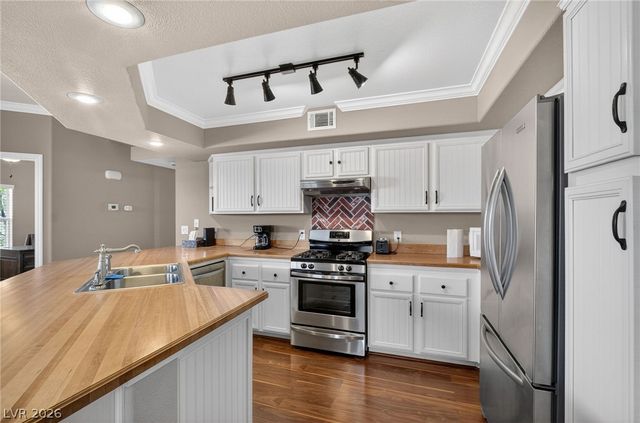 6901 Cobre Azul Avenue 202, Las Vegas, NV 89108