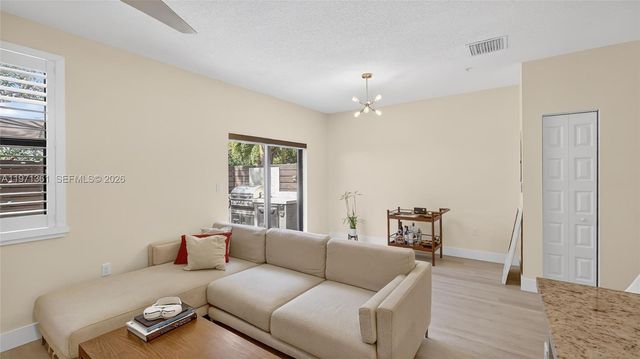 10455 NW 82nd St 9, Doral, FL 33178