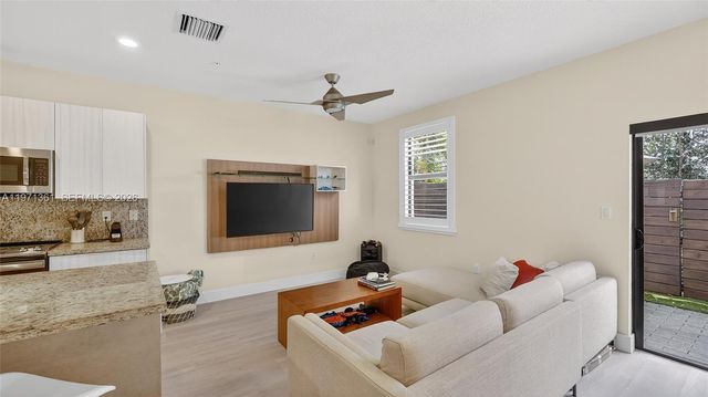 10455 NW 82nd St 9, Doral, FL 33178