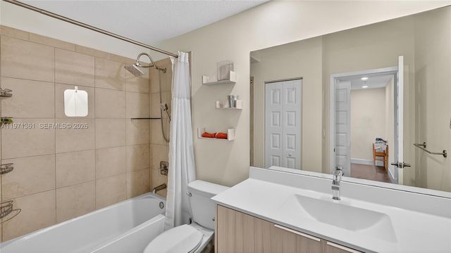 10455 NW 82nd St 9, Doral, FL 33178