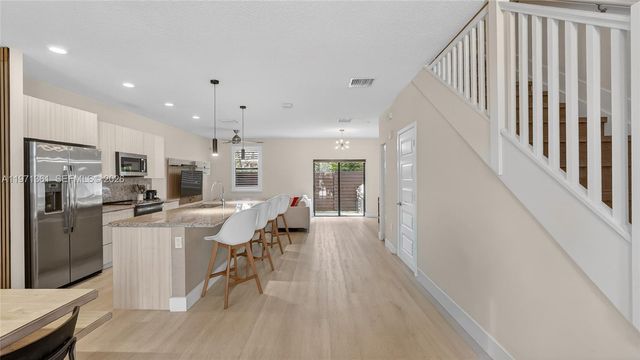 10455 NW 82nd St 9, Doral, FL 33178