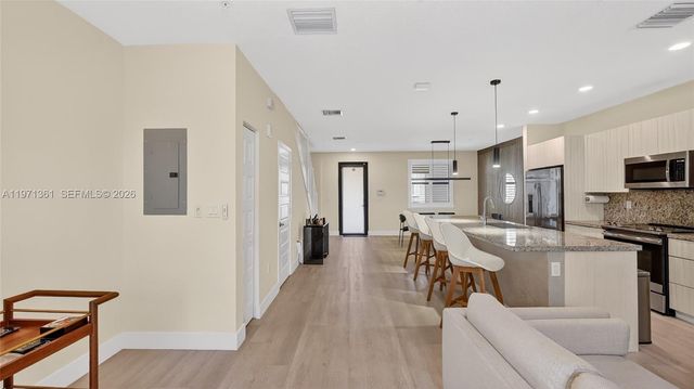 10455 NW 82nd St 9, Doral, FL 33178