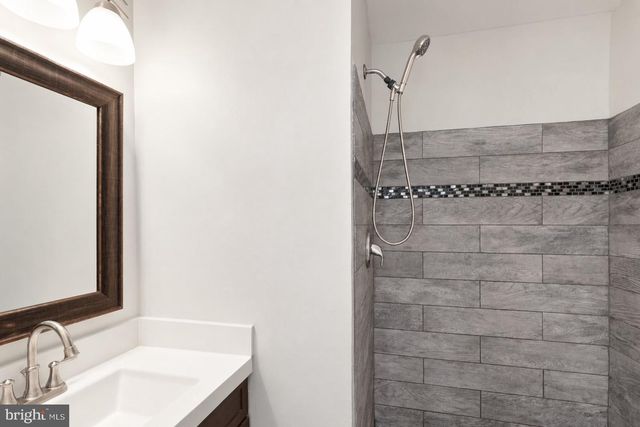 3005 HERITAGE SPRINGS CT, Alexandria, VA 22306
