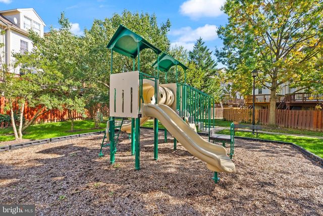 3005 HERITAGE SPRINGS CT, Alexandria, VA 22306
