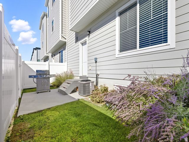 714 E GARDEN GROVE DR, Eagle Mountain, UT 84005