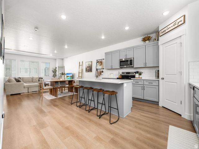 714 E GARDEN GROVE DR, Eagle Mountain, UT 84005