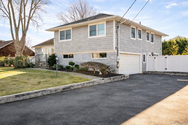 148 Exeter Road, Massapequa, NY 11758