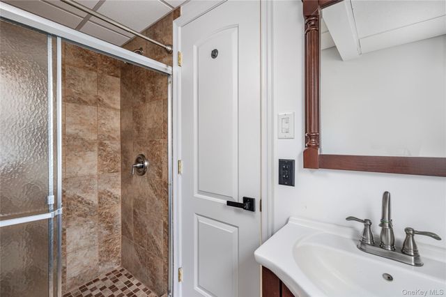 148 Exeter Road, Massapequa, NY 11758