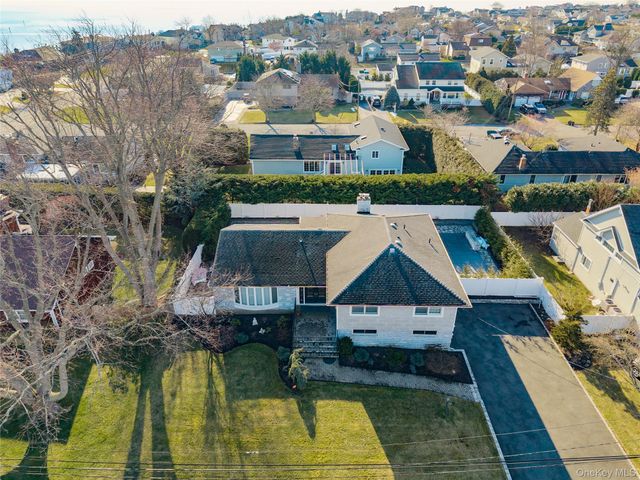 148 Exeter Road, Massapequa, NY 11758