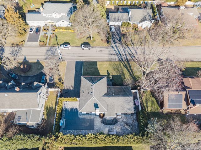 148 Exeter Road, Massapequa, NY 11758