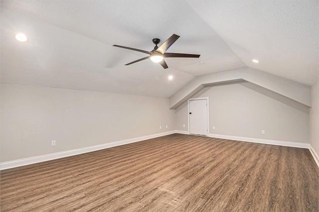 50 Hunters Creek Drive, Huntsville, TX 77340