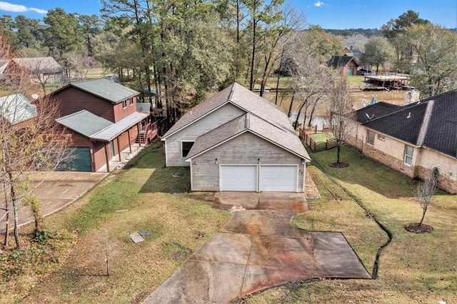 50 Hunters Creek Drive, Huntsville, TX 77340