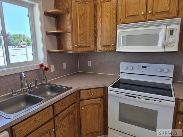 343 S Teton Avenue, Sugar City, ID 83448