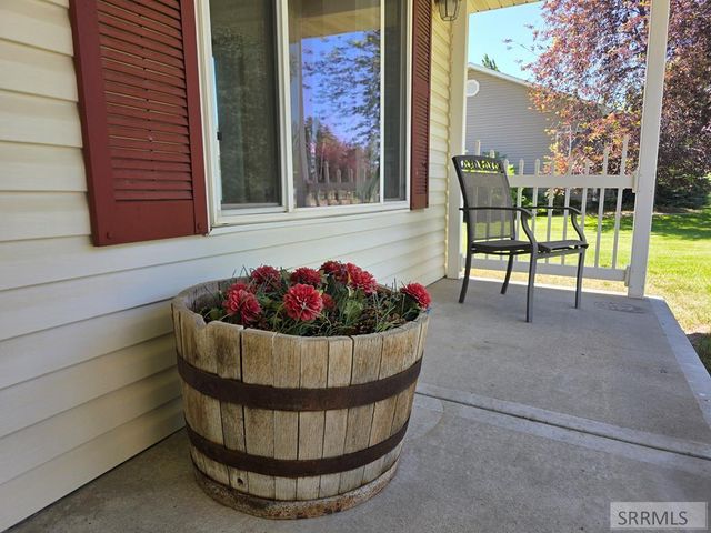 343 S Teton Avenue, Sugar City, ID 83448