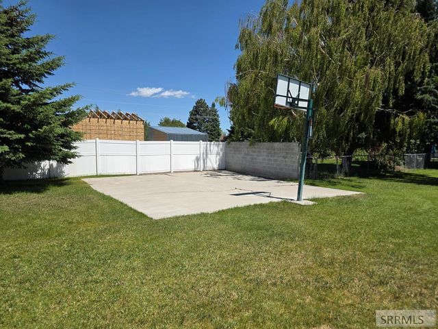 343 S Teton Avenue, Sugar City, ID 83448