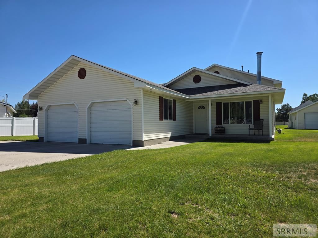343 S Teton Avenue, Sugar City, ID 83448
