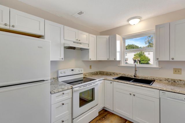 710 Davenport Drive, Mount Pleasant, SC 29464