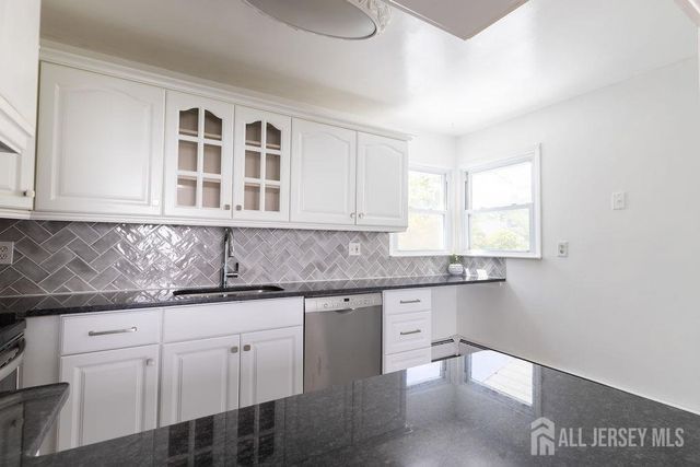 19 Jonquil Circle, Fords, NJ 08863