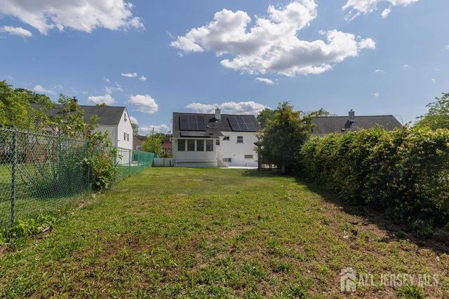 19 Jonquil Circle, Fords, NJ 08863