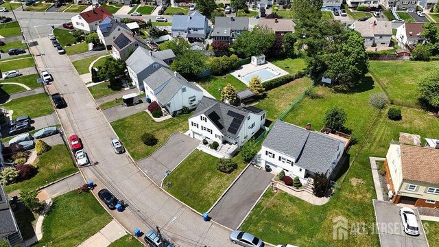 19 Jonquil Circle, Fords, NJ 08863