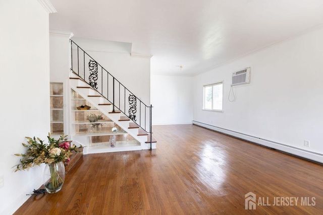 19 Jonquil Circle, Fords, NJ 08863