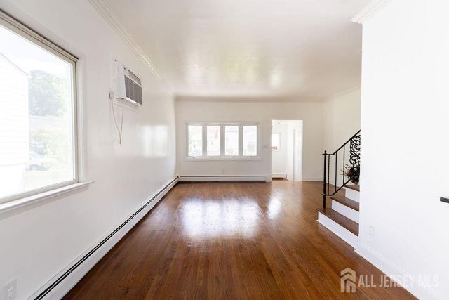 19 Jonquil Circle, Fords, NJ 08863
