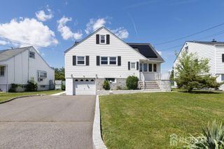 19 Jonquil Circle, Fords, NJ 08863