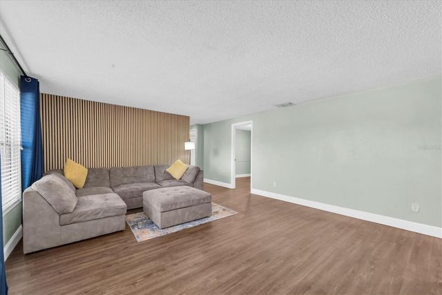 502 TIMBER BAY CIRCLE E, Oldsmar, FL 34677