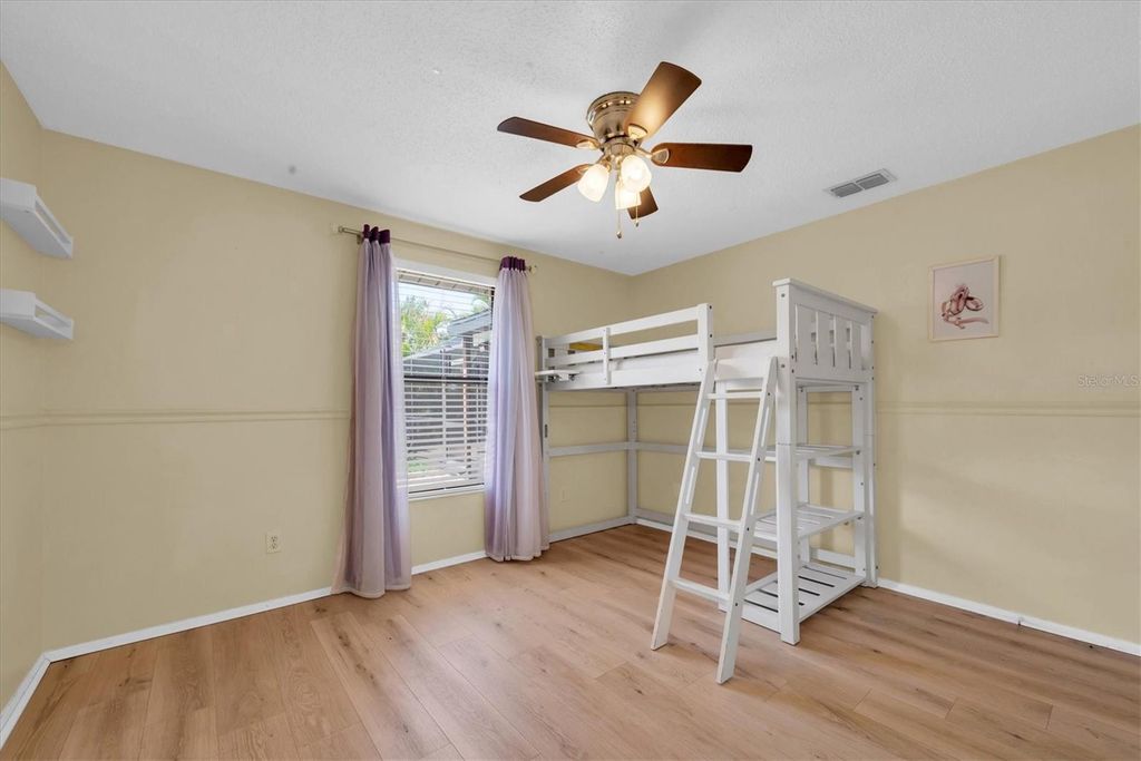 Image 18 of property listing at 502 TIMBER BAY CIRCLE E, Oldsmar, FL 34677