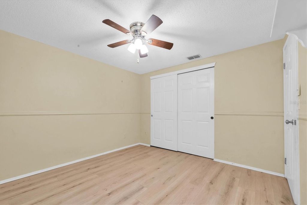 Image 19 of property listing at 502 TIMBER BAY CIRCLE E, Oldsmar, FL 34677