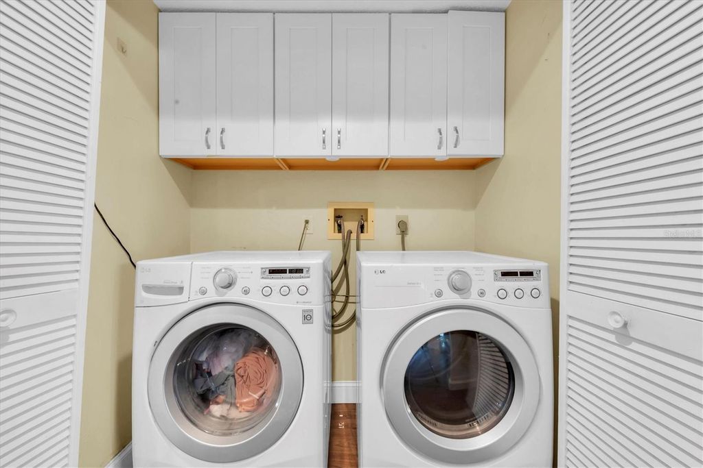 Image 25 of property listing at 502 TIMBER BAY CIRCLE E, Oldsmar, FL 34677