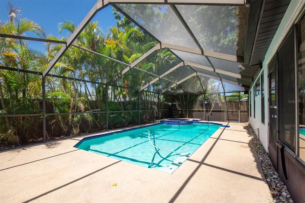 Image 28 of property listing at 502 TIMBER BAY CIRCLE E, Oldsmar, FL 34677