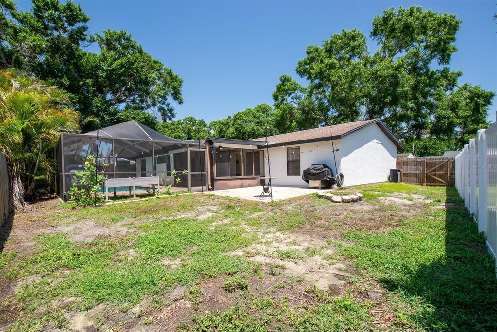 Image 31 of property listing at 502 TIMBER BAY CIRCLE E, Oldsmar, FL 34677