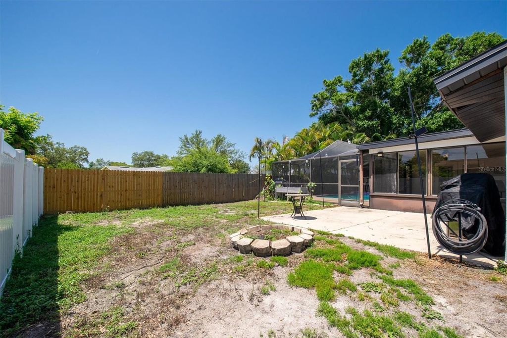 Image 32 of property listing at 502 TIMBER BAY CIRCLE E, Oldsmar, FL 34677