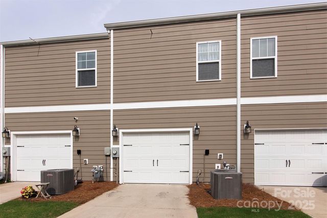 512 Morrows Turnout Way, Pineville, NC 28134