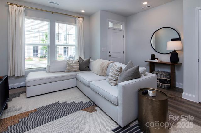 512 Morrows Turnout Way, Pineville, NC 28134