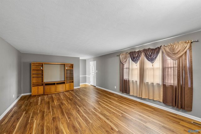 305 S 8th Street, Gadsden, AL 35901