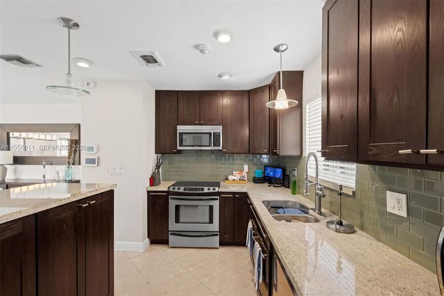 3230 SW 23rd St, Fort Lauderdale, FL 33312