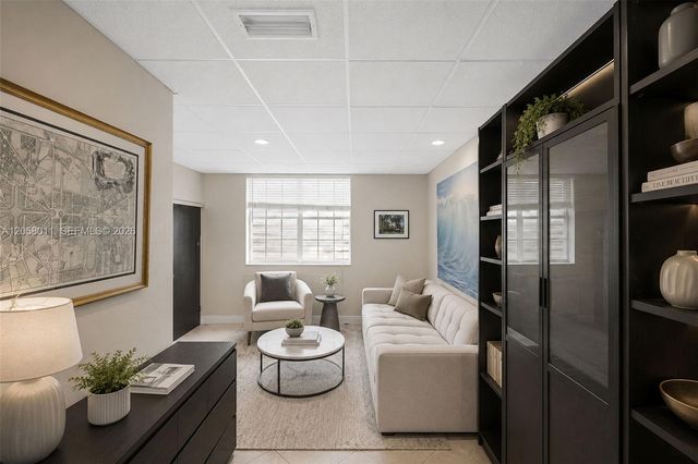 3230 SW 23rd St, Fort Lauderdale, FL 33312