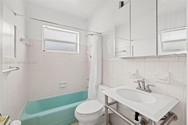 3230 SW 23rd St, Fort Lauderdale, FL 33312