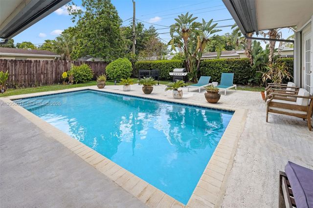 3230 SW 23rd St, Fort Lauderdale, FL 33312